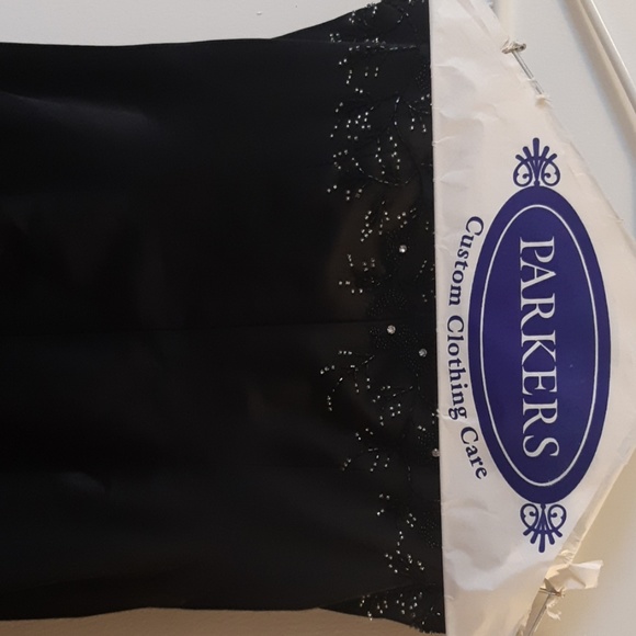 Avanti designs dress - Picture 5 of 5